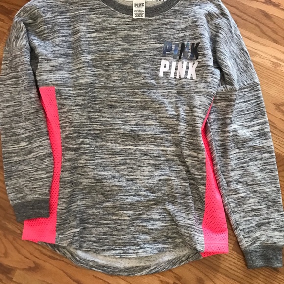 A pink long sleeve - Picture 3 of 3